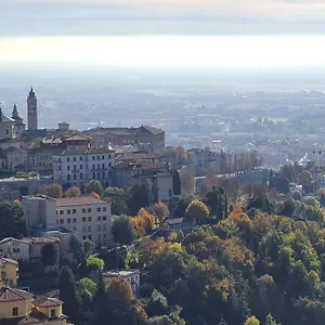 Piazza Vecchia Hotell